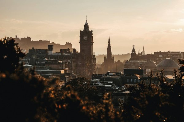 How can you verify the authenticity of a holiday rental listing in Edinburgh?